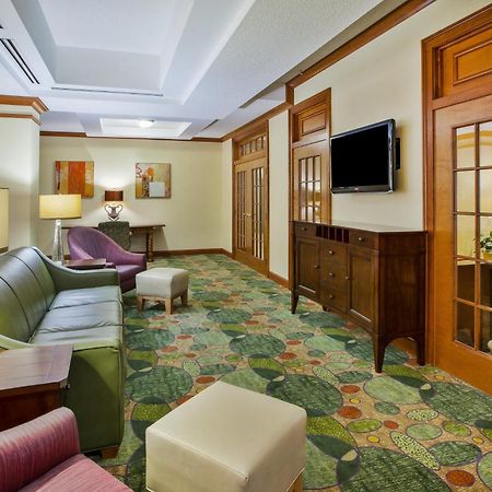 Holiday City Holiday Inn Express Hotel & Suites Bryan-Montpelier By Ihg מראה חיצוני תמונה