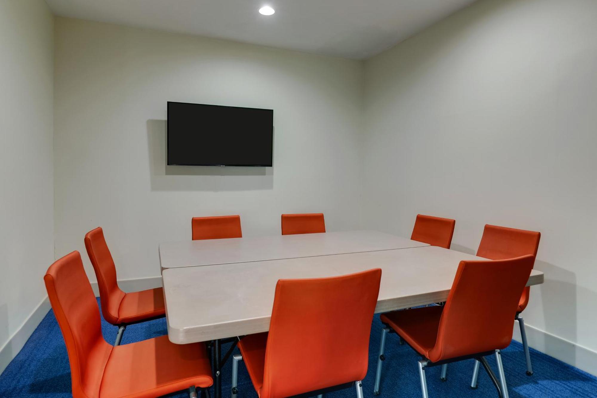Holiday City Holiday Inn Express Hotel & Suites Bryan-Montpelier By Ihg מראה חיצוני תמונה