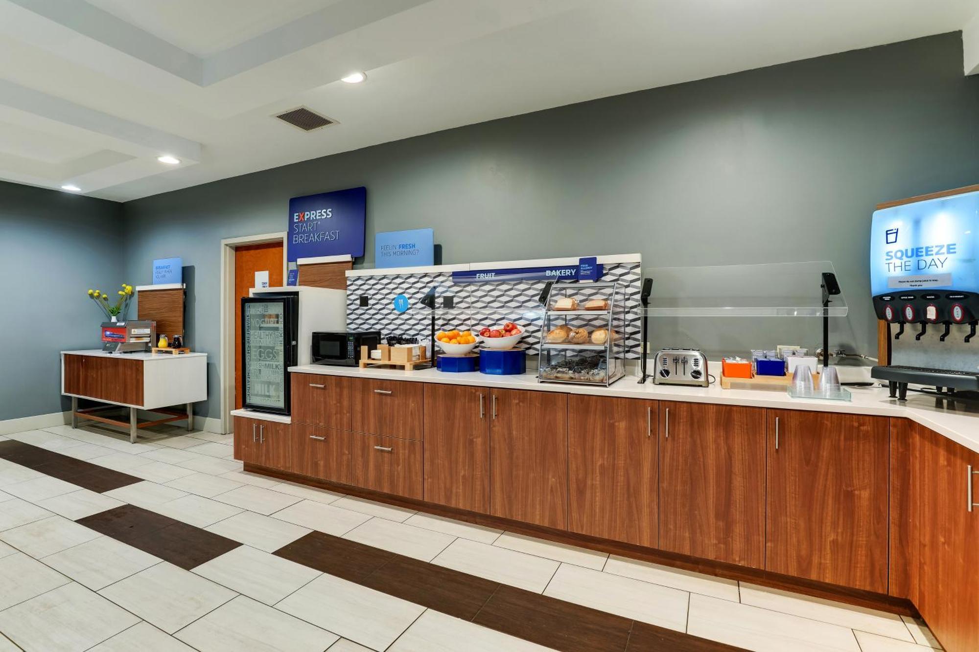Holiday City Holiday Inn Express Hotel & Suites Bryan-Montpelier By Ihg מראה חיצוני תמונה