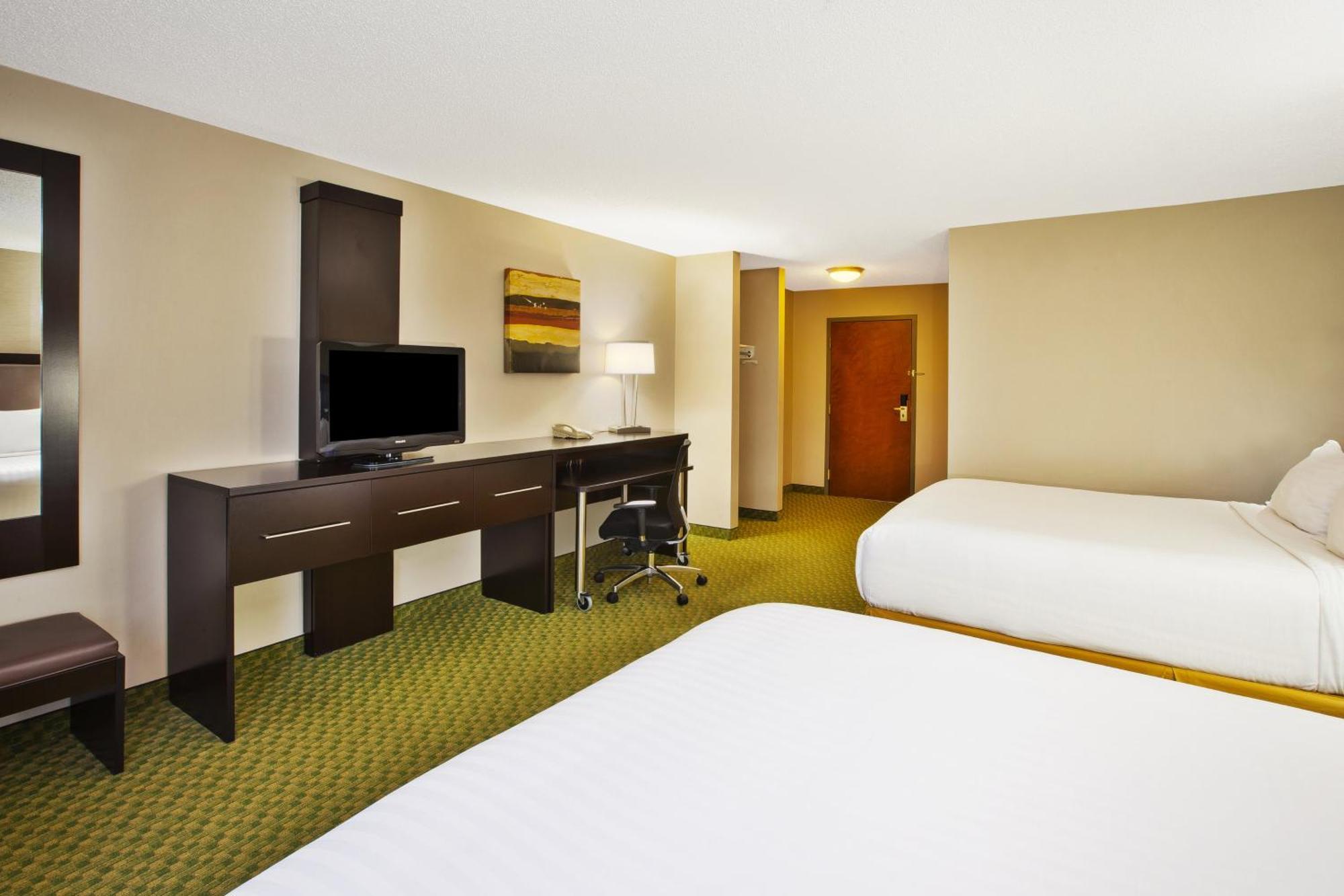 Holiday City Holiday Inn Express Hotel & Suites Bryan-Montpelier By Ihg מראה חיצוני תמונה