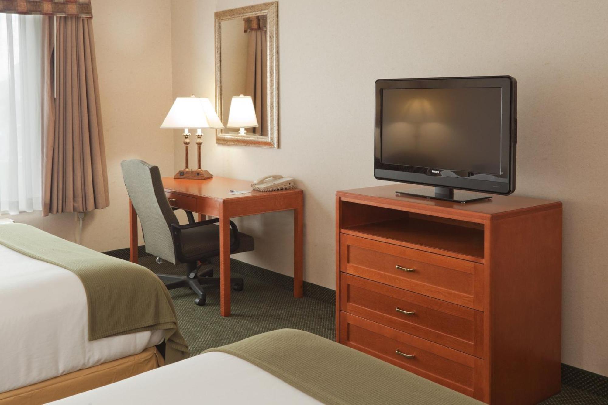 Holiday City Holiday Inn Express Hotel & Suites Bryan-Montpelier By Ihg מראה חיצוני תמונה