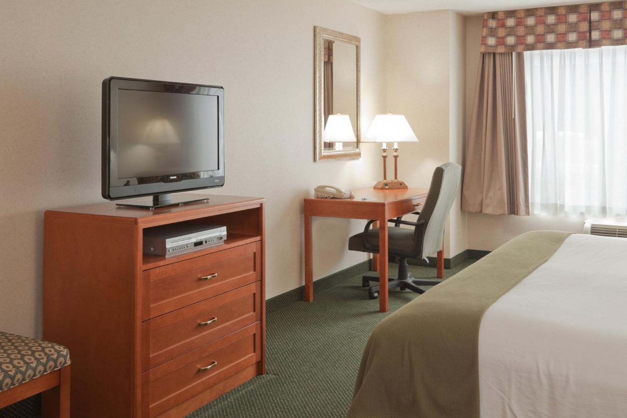 Holiday City Holiday Inn Express Hotel & Suites Bryan-Montpelier By Ihg מראה חיצוני תמונה